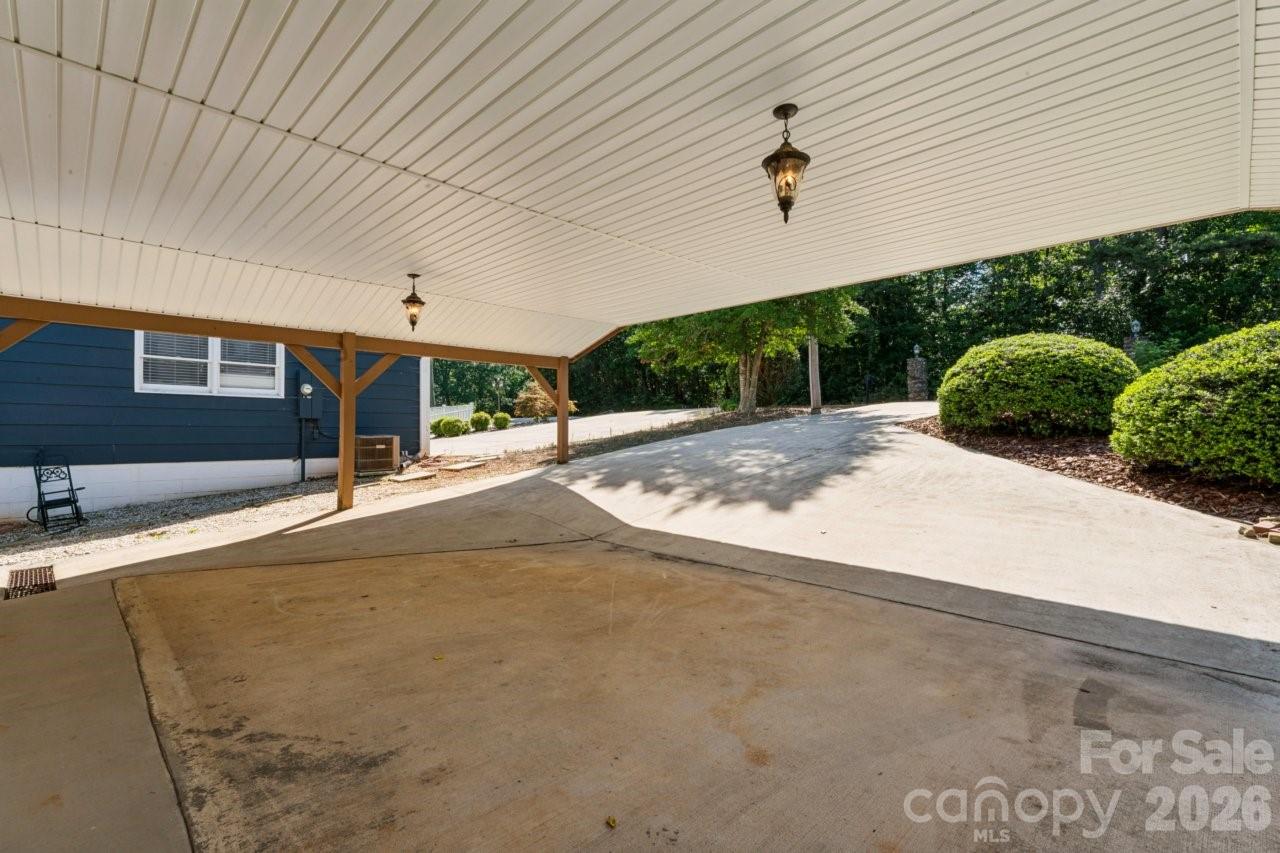 918 Pinehaven Drive
