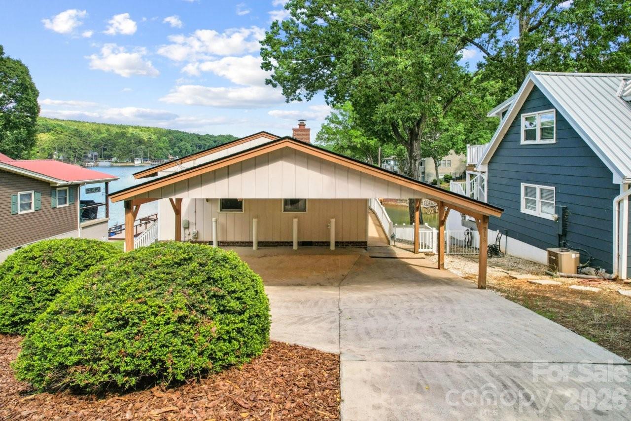 918 Pinehaven Drive