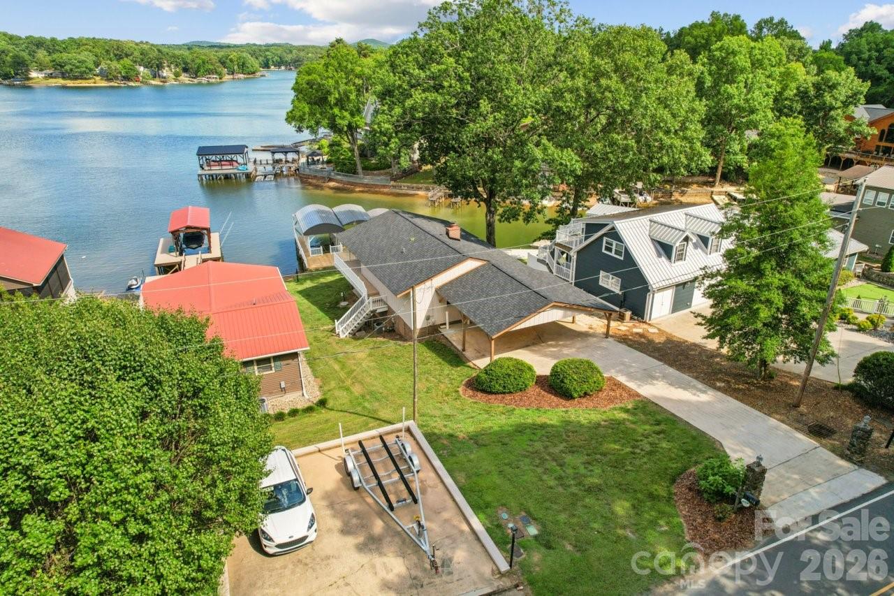 918 Pinehaven Drive
