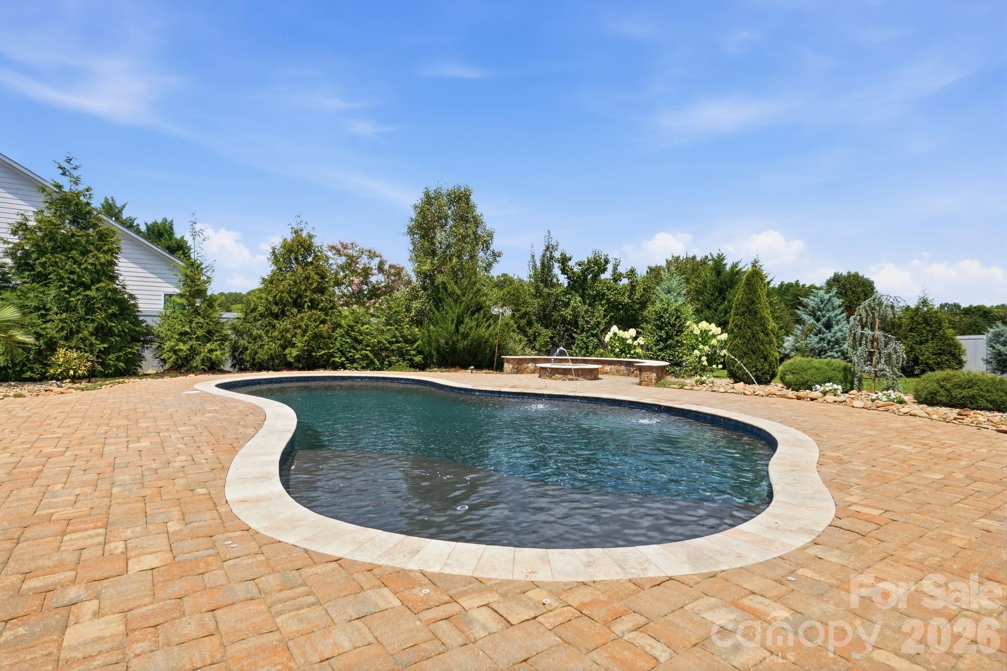 142 Farm Knoll Way