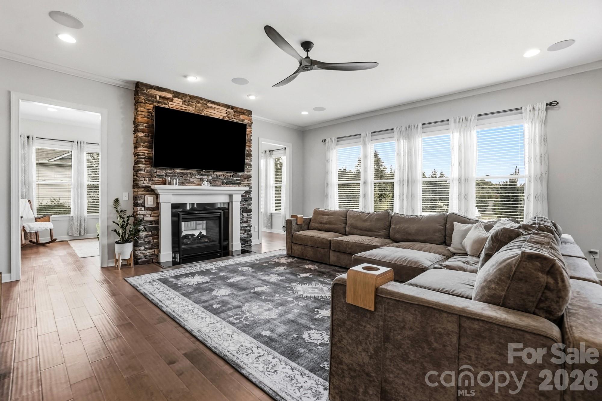 142 Farm Knoll Way