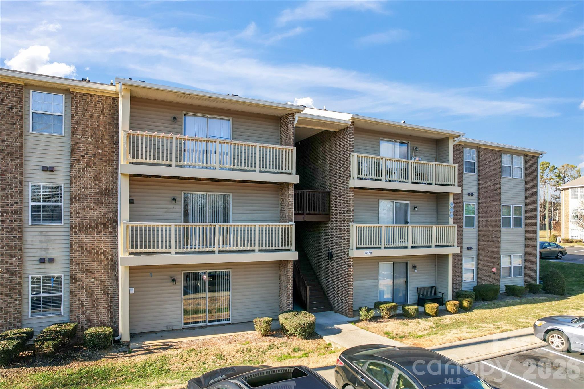 1620 Arlyn Circle Unit: L