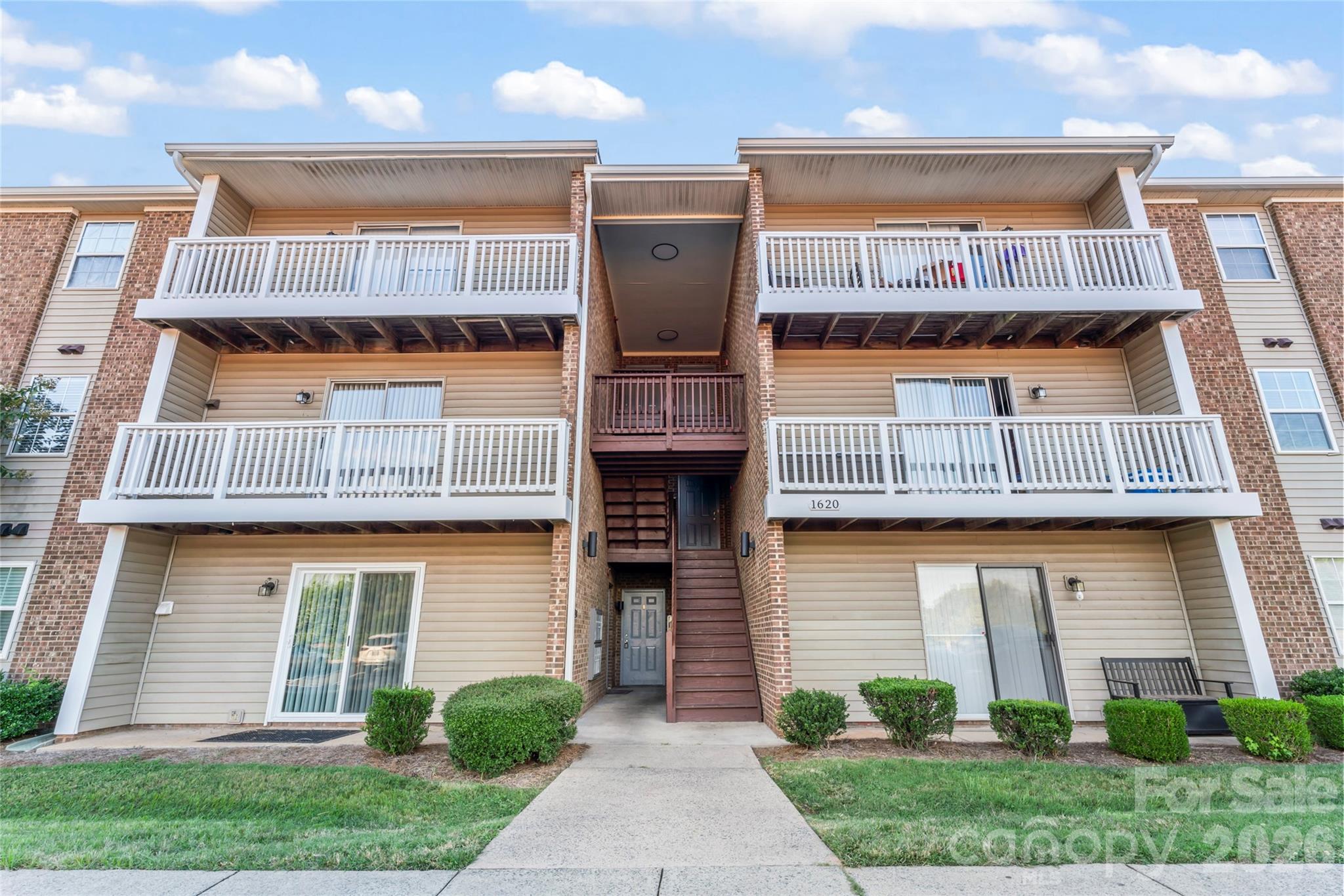 1620 Arlyn Circle Unit: L