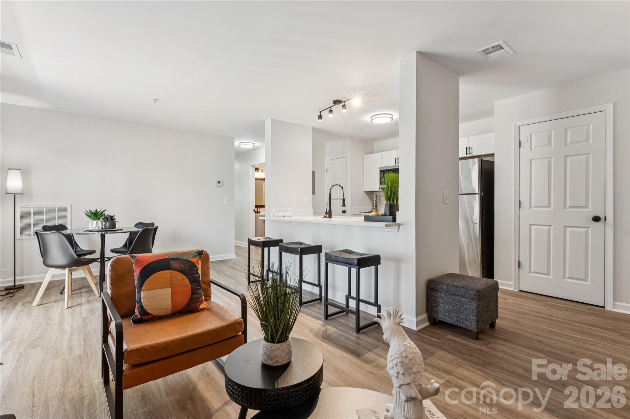 1638 Arlyn Circle Unit: G