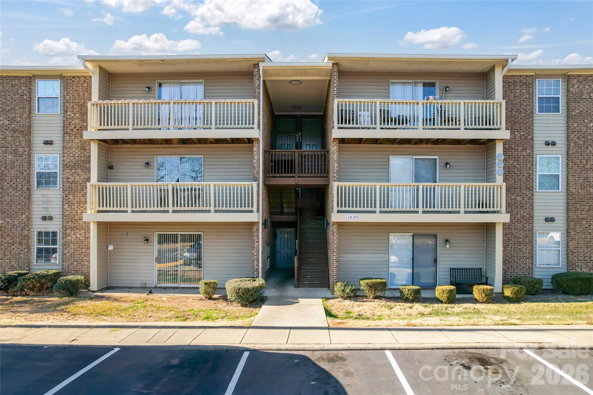 1638 Arlyn Circle Unit: G