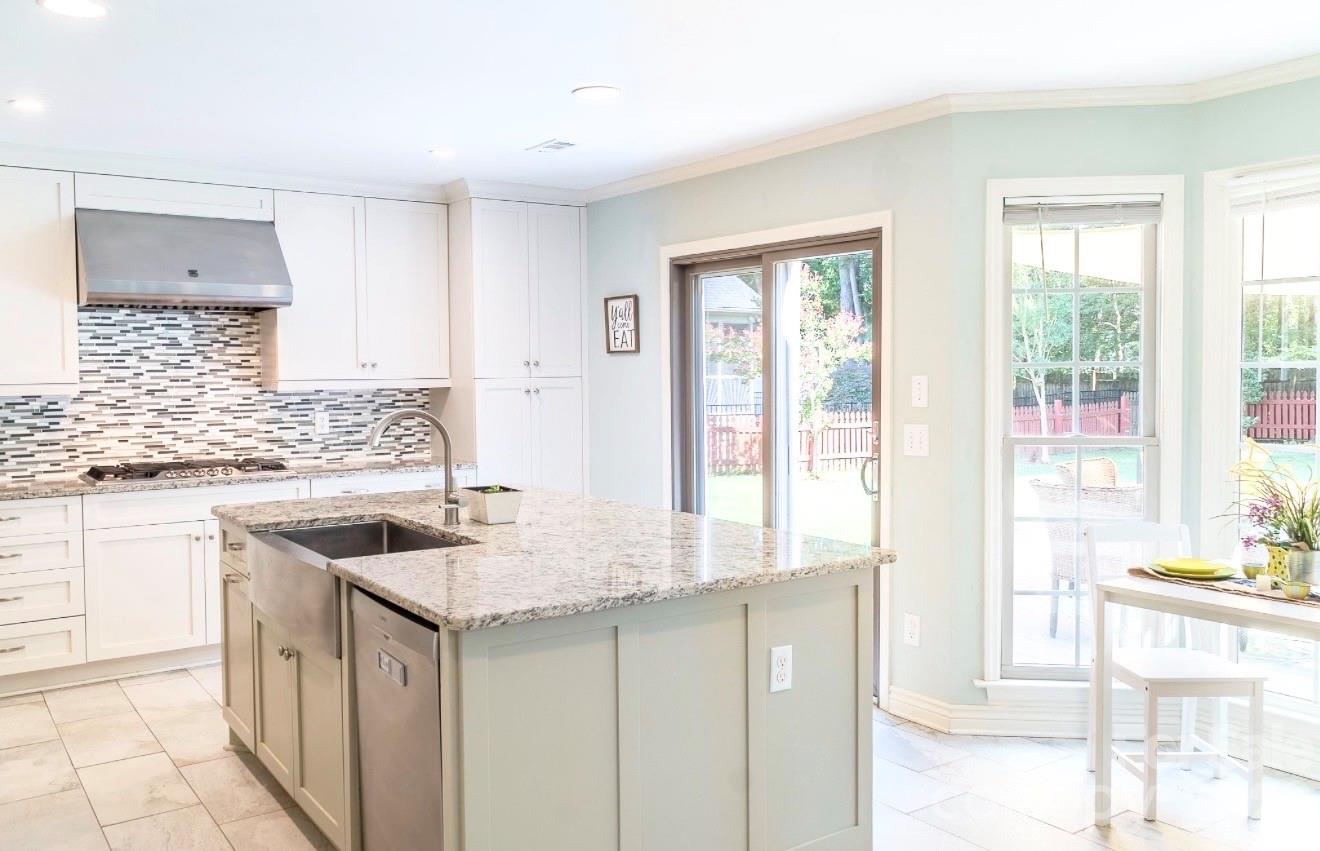 3267 Roberta Farms Court SW