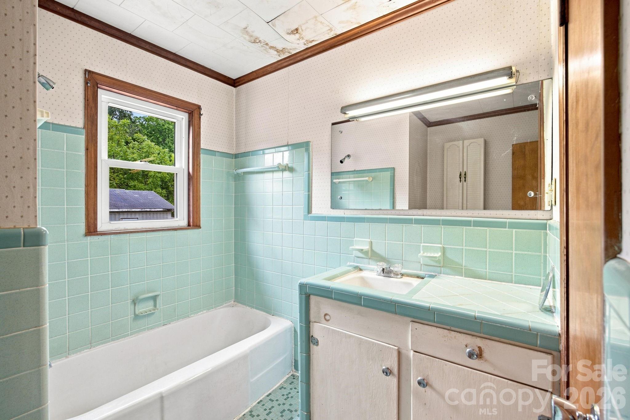 144 Rockwell Loop