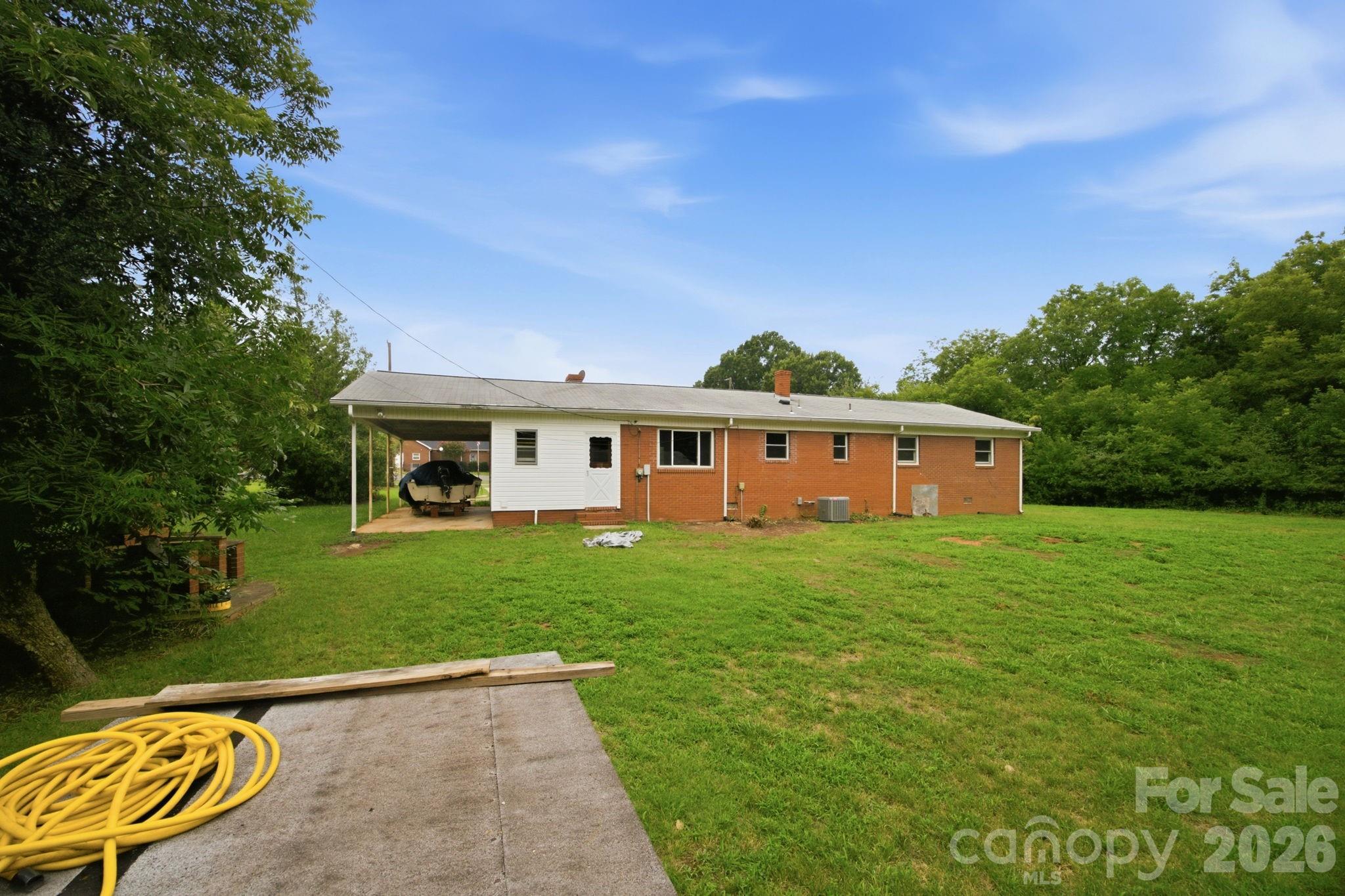 144 Rockwell Loop