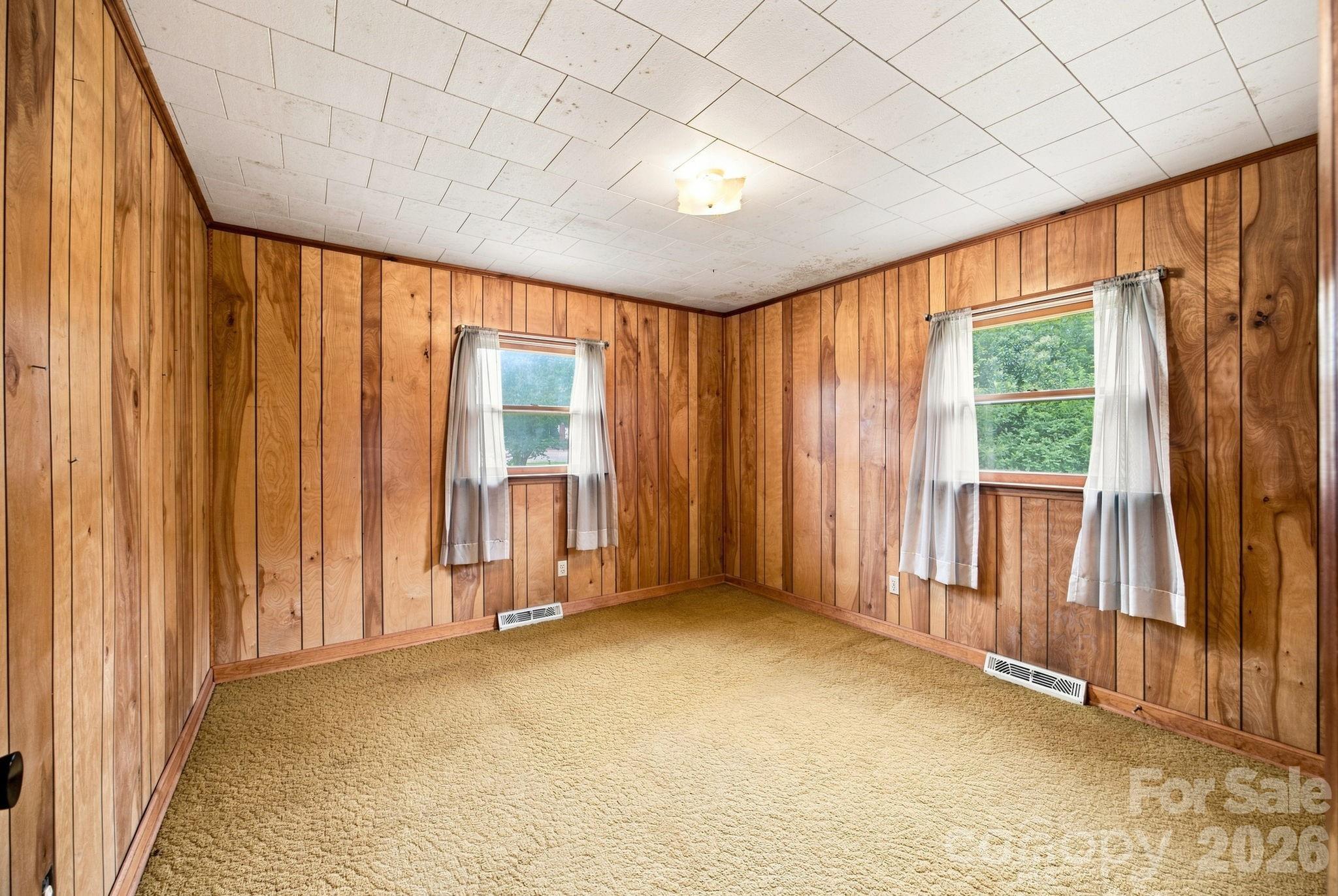 144 Rockwell Loop