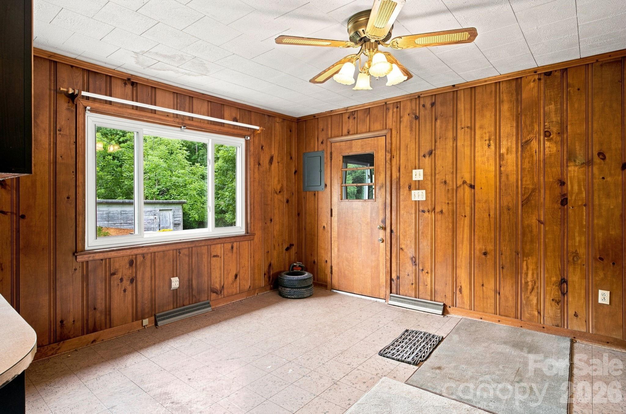 144 Rockwell Loop
