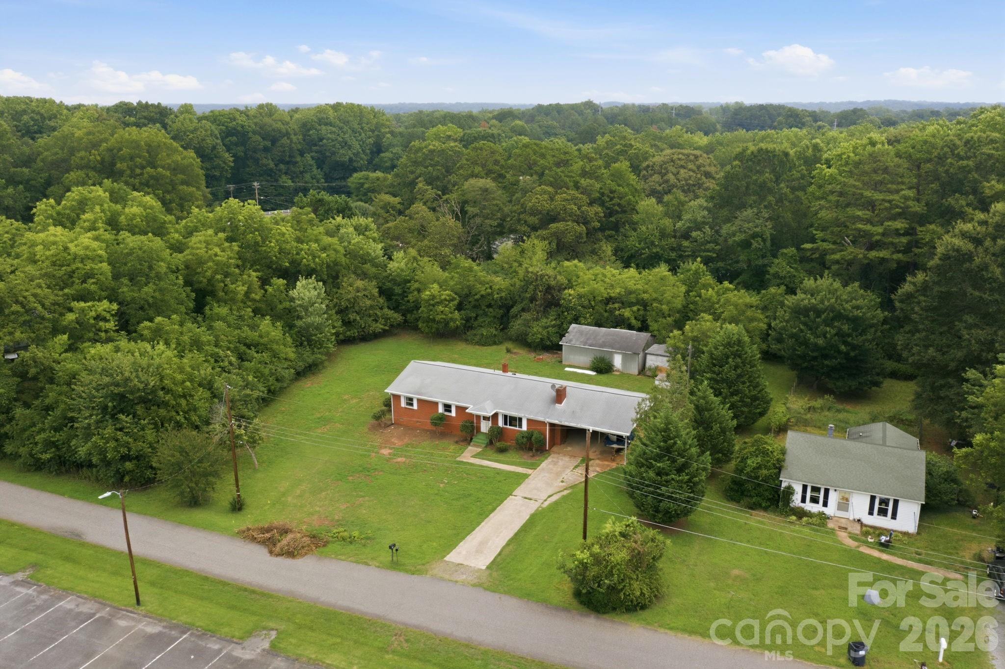 144 Rockwell Loop