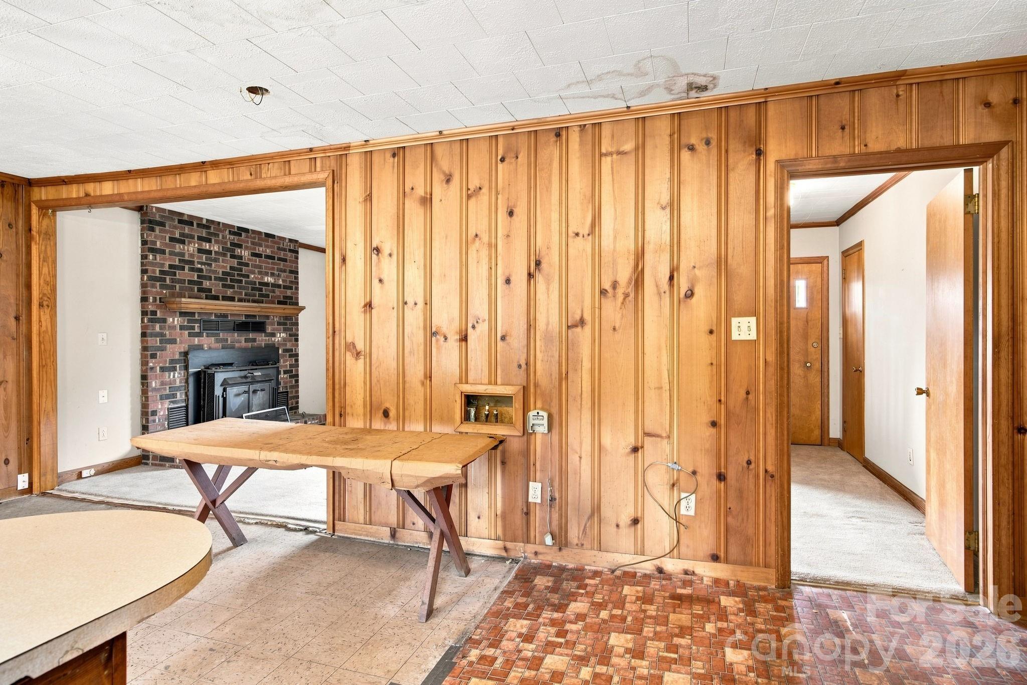 144 Rockwell Loop