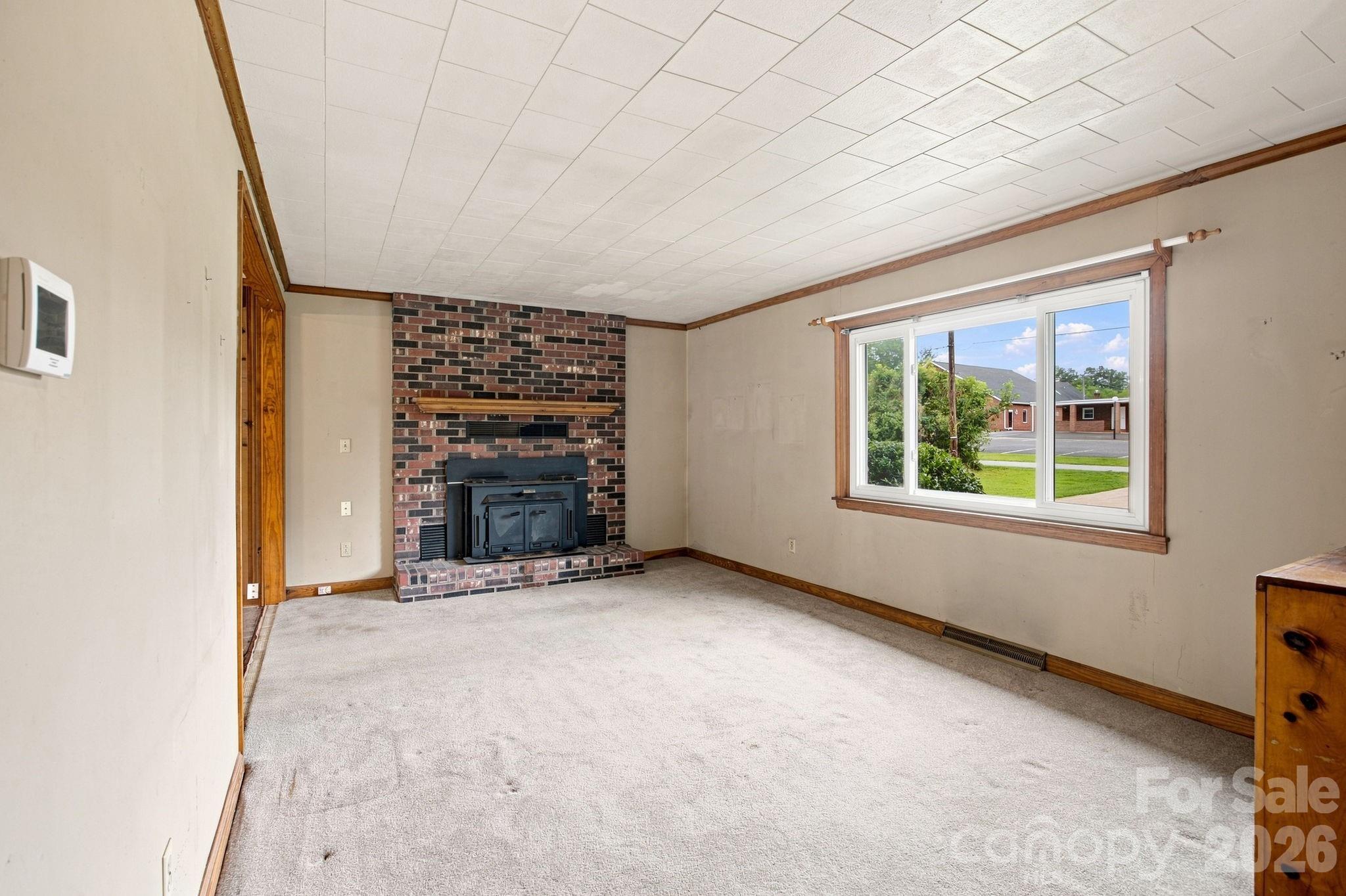 144 Rockwell Loop