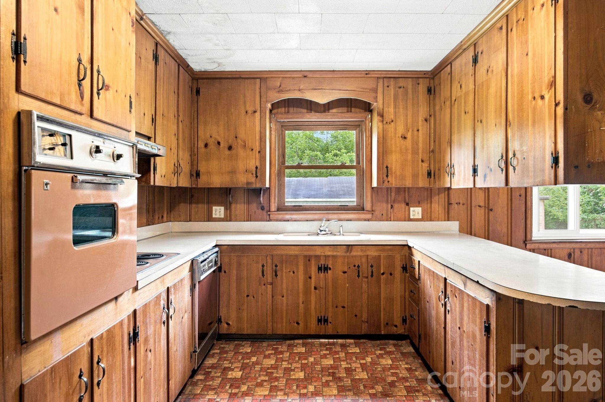 144 Rockwell Loop