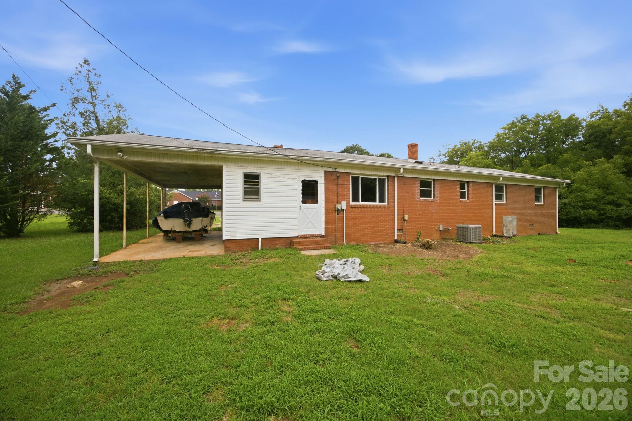 144 Rockwell Loop