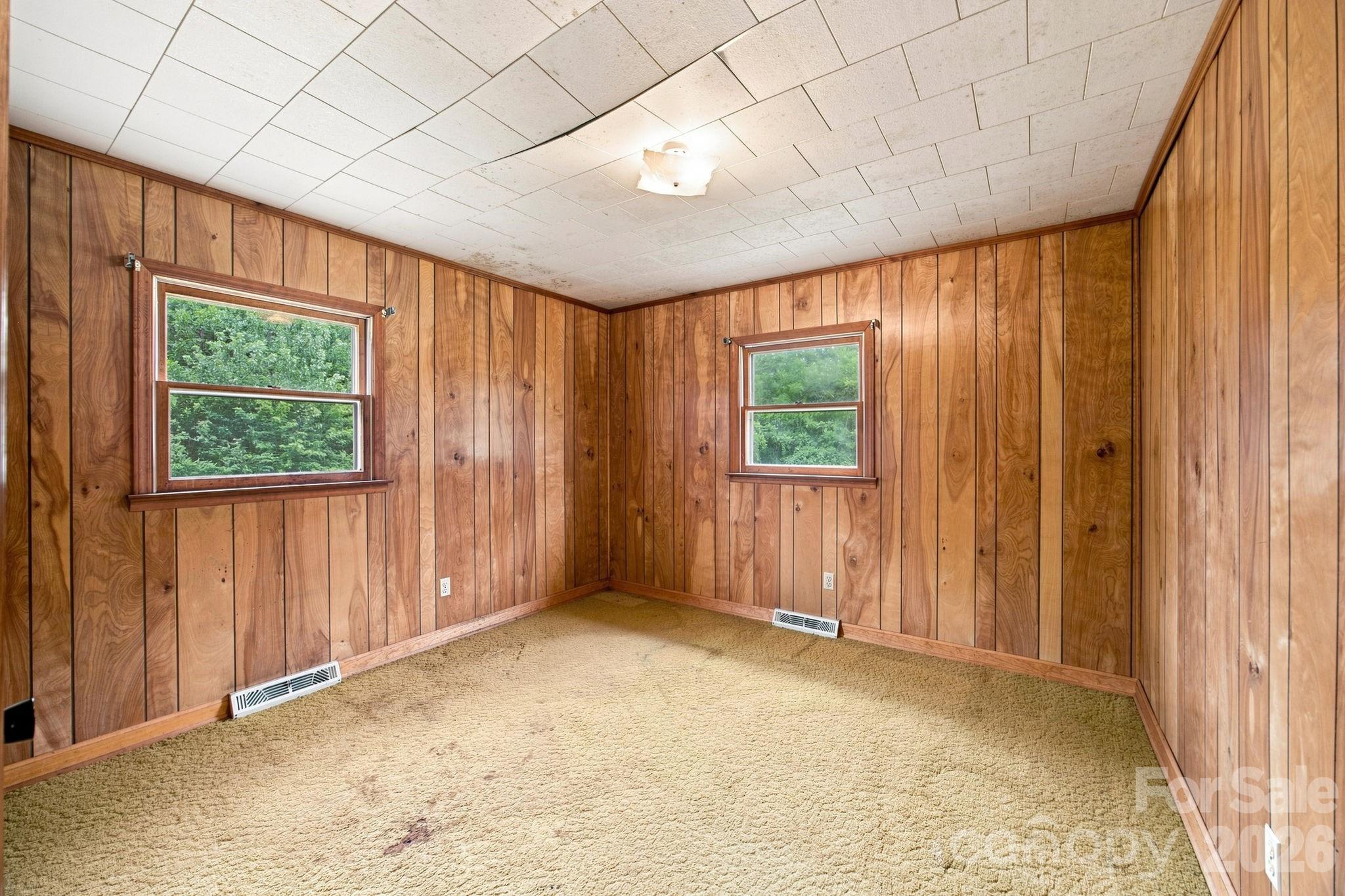 144 Rockwell Loop