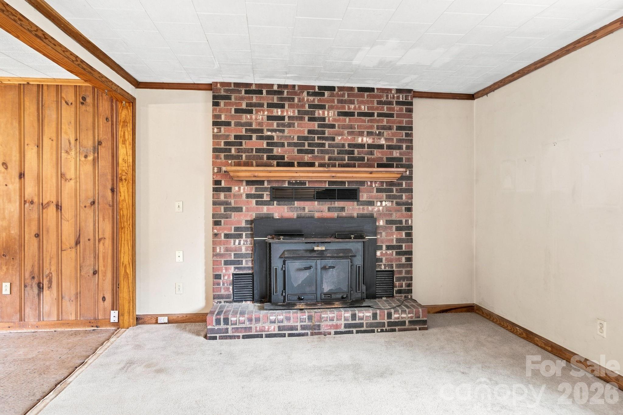 144 Rockwell Loop