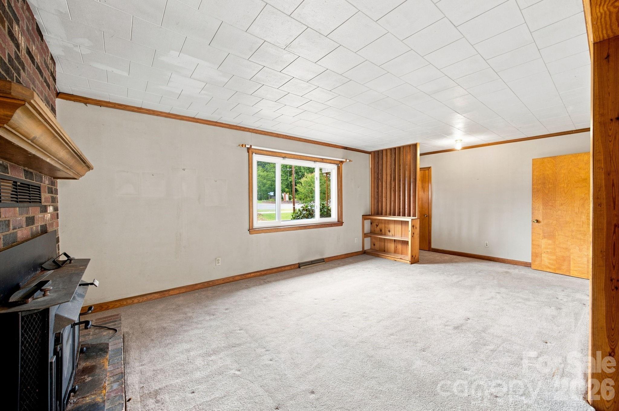 144 Rockwell Loop