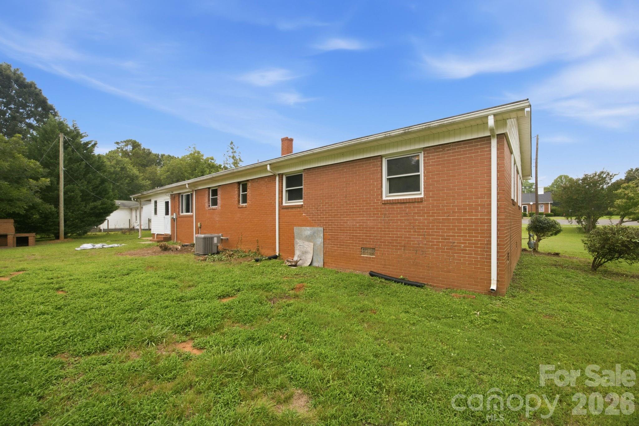 144 Rockwell Loop
