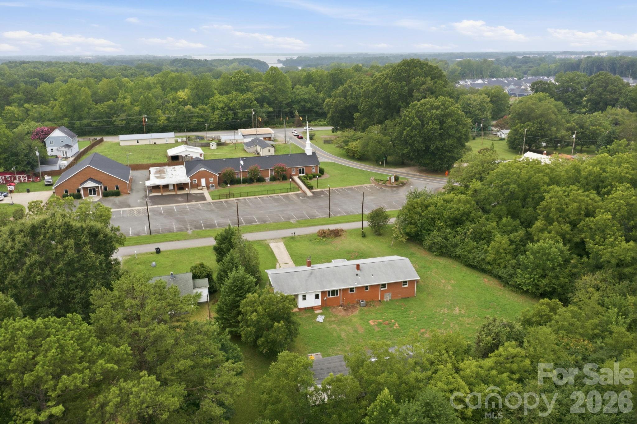 144 Rockwell Loop