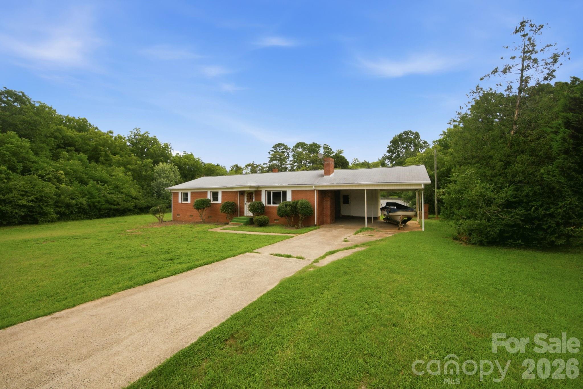 144 Rockwell Loop