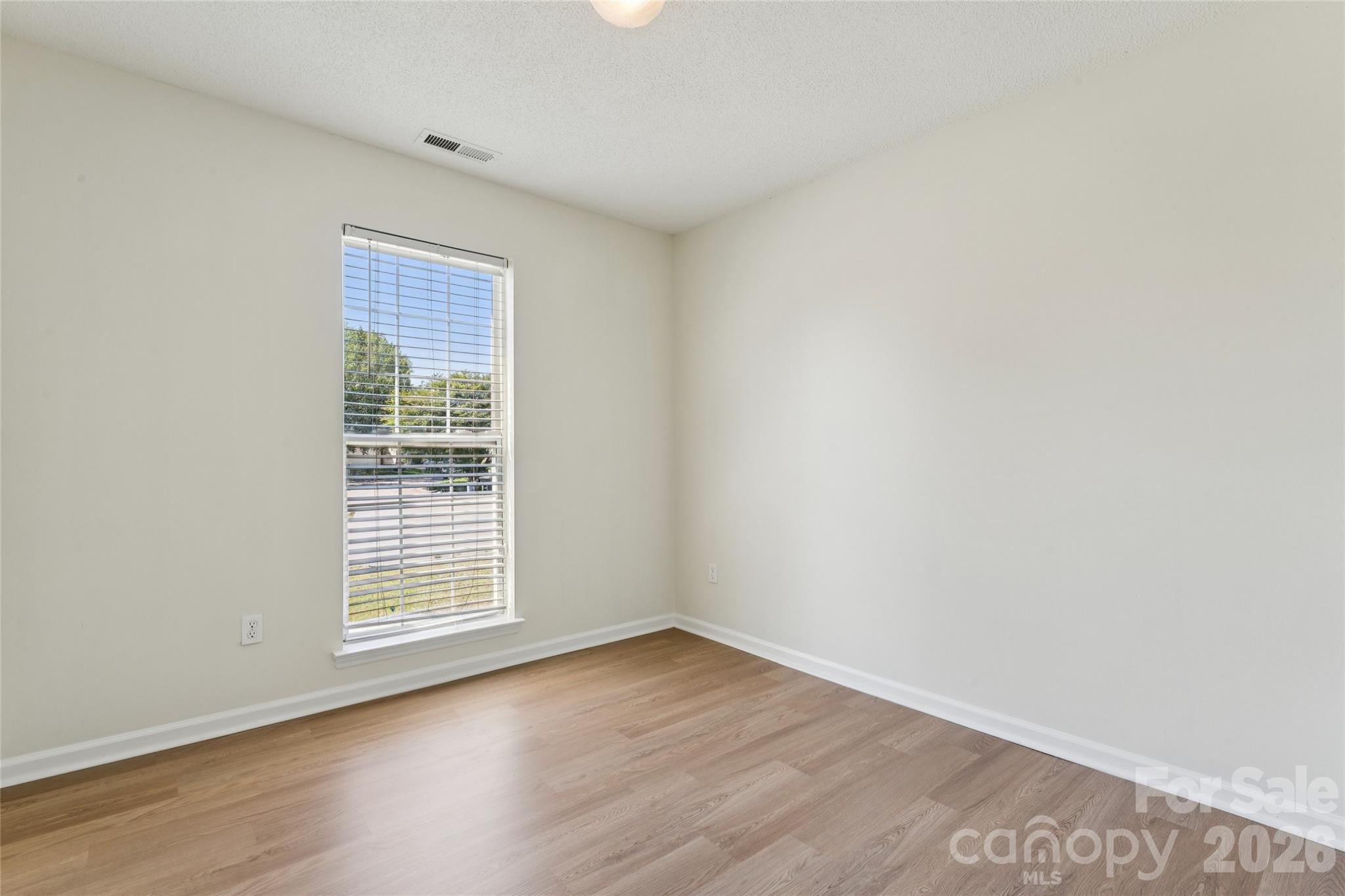 4563 Sunchase Court NW