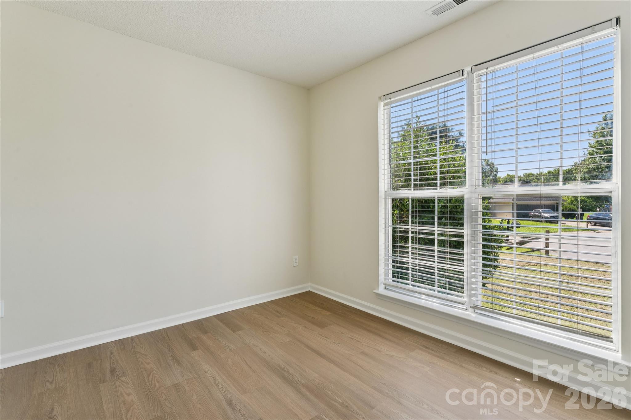 4563 Sunchase Court NW