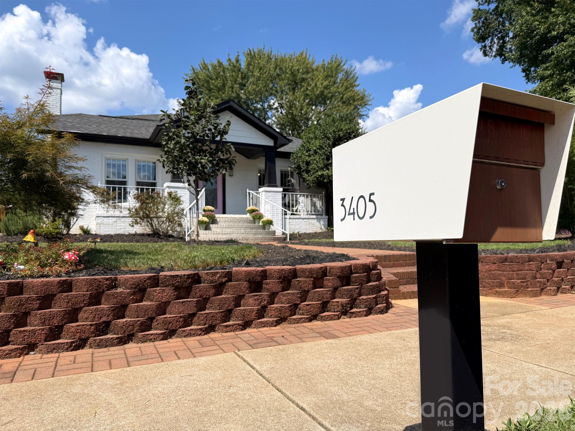 3405 Benard Avenue