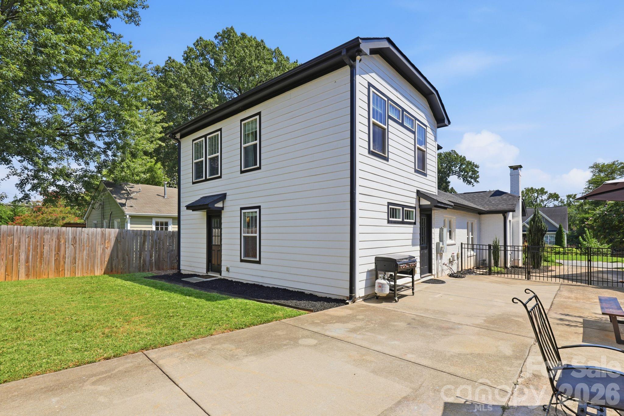 3405 Benard Avenue