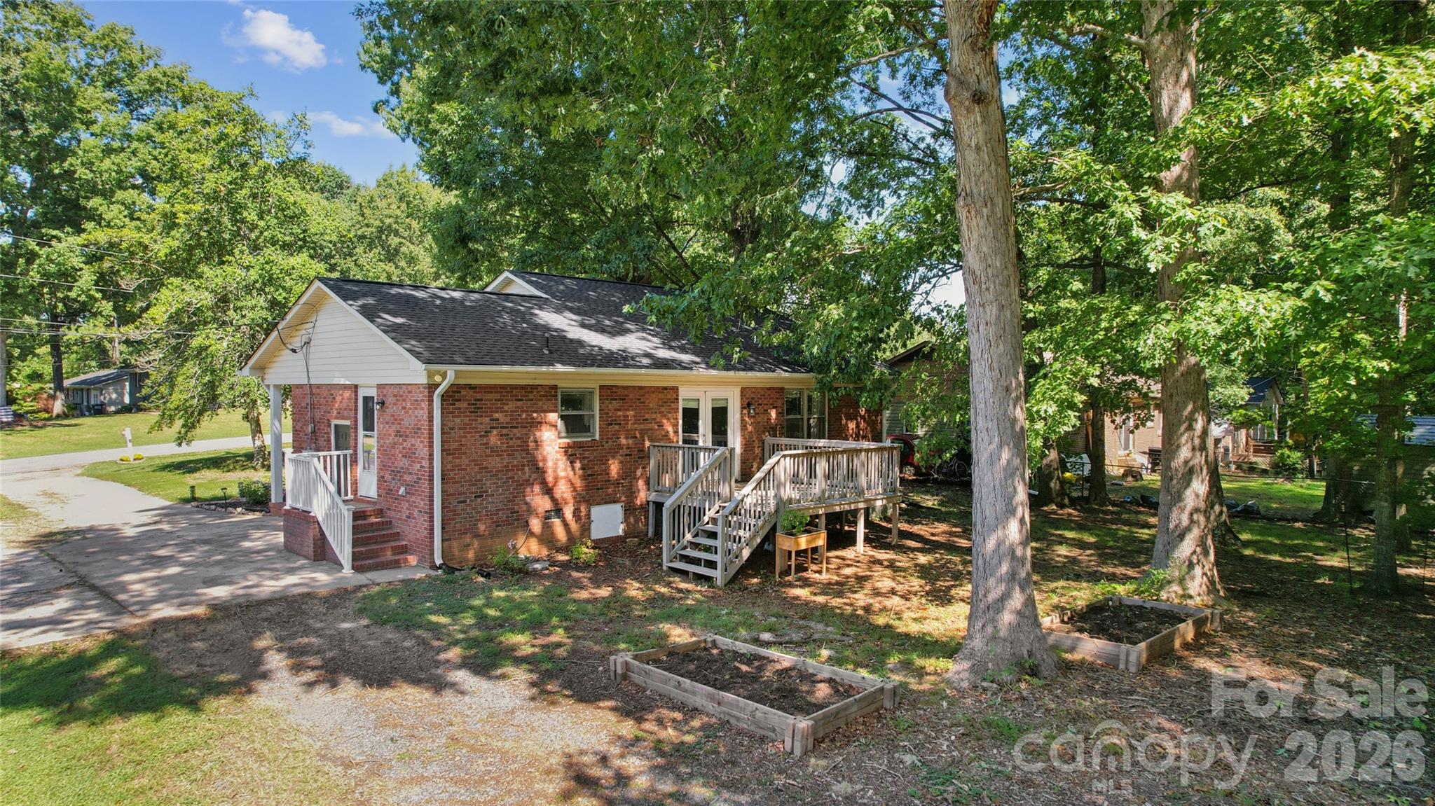 611 Woodland Drive