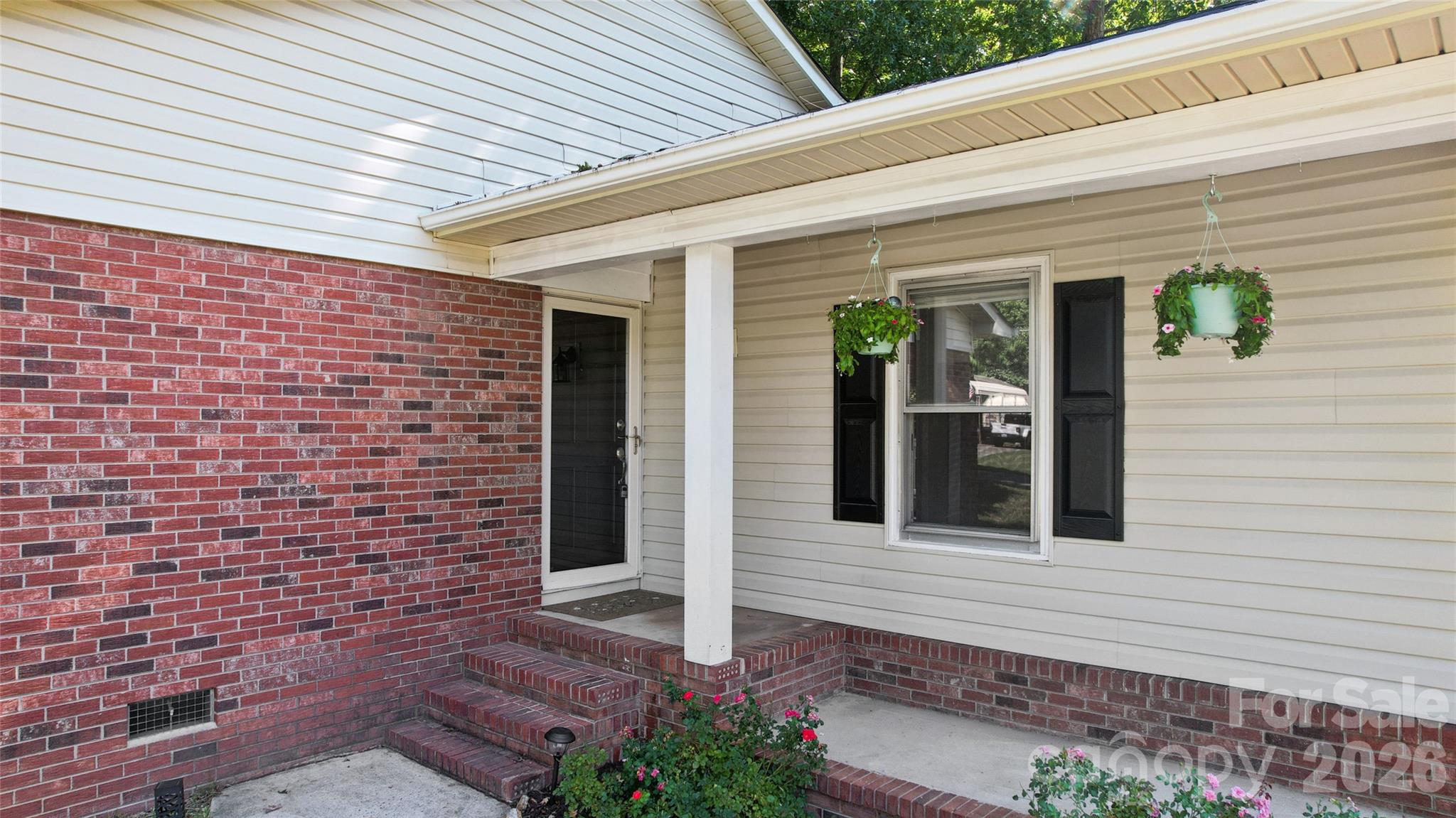 611 Woodland Drive