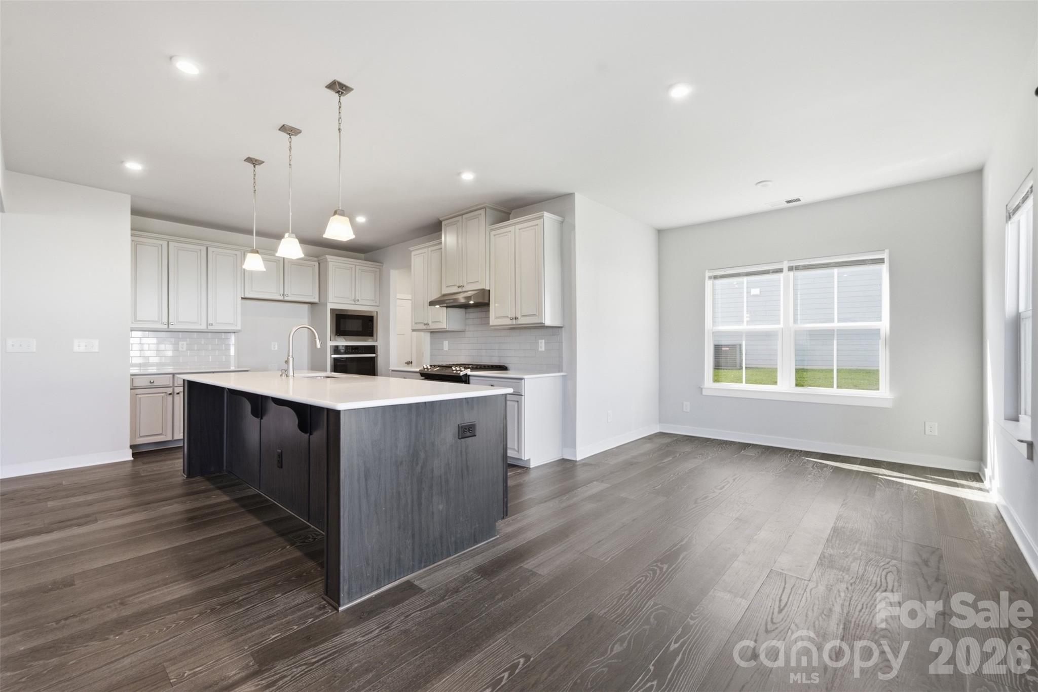 11124 Vanguard Parkway