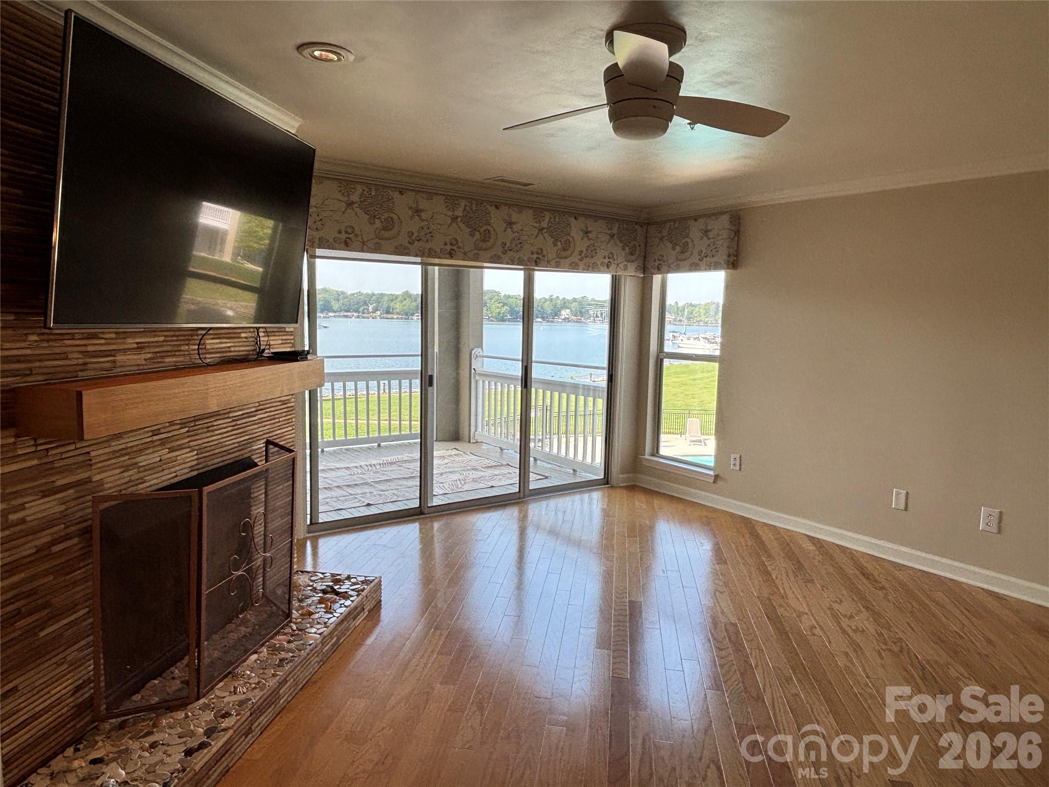 1332 Torrence Circle