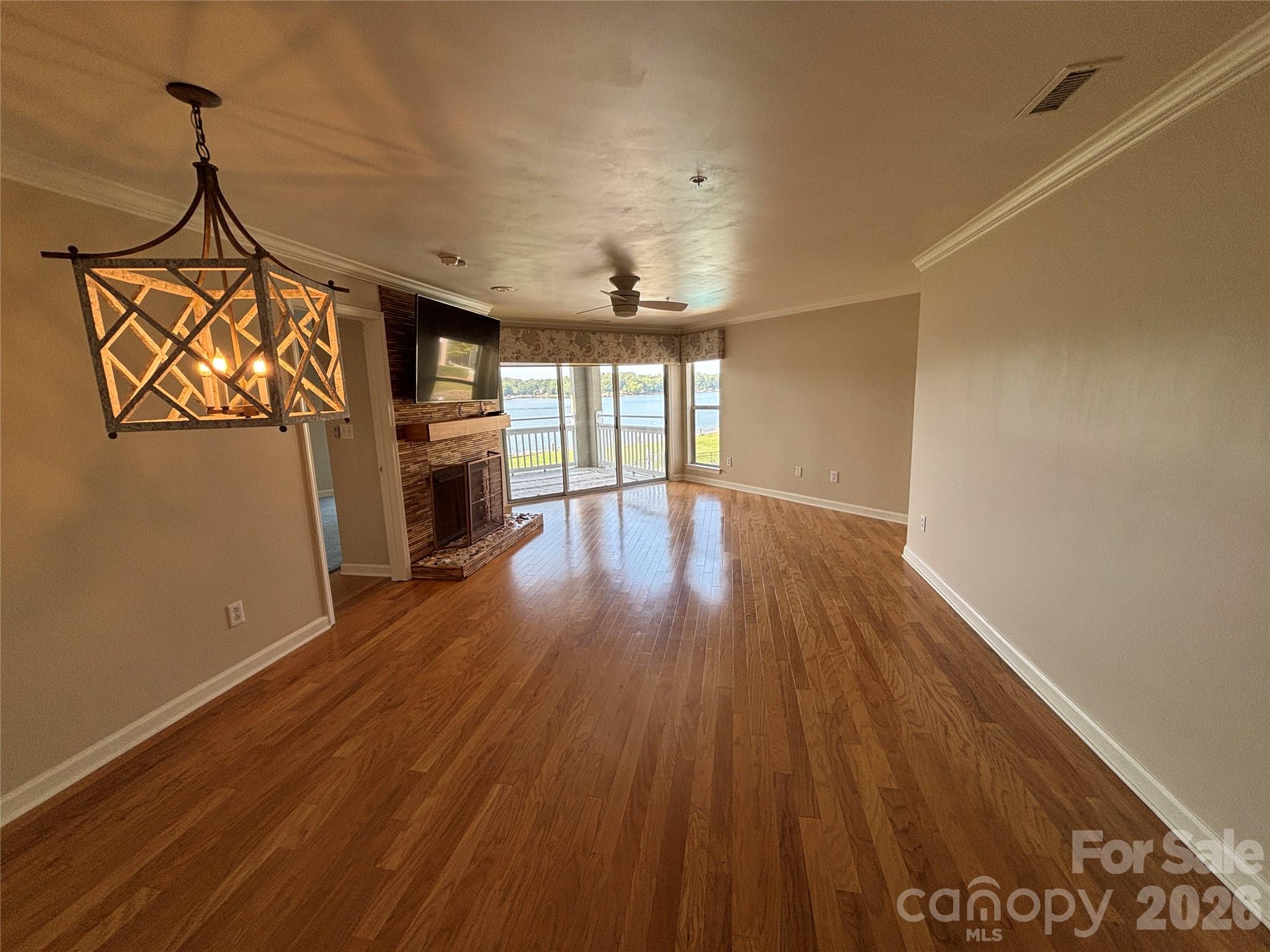 1332 Torrence Circle