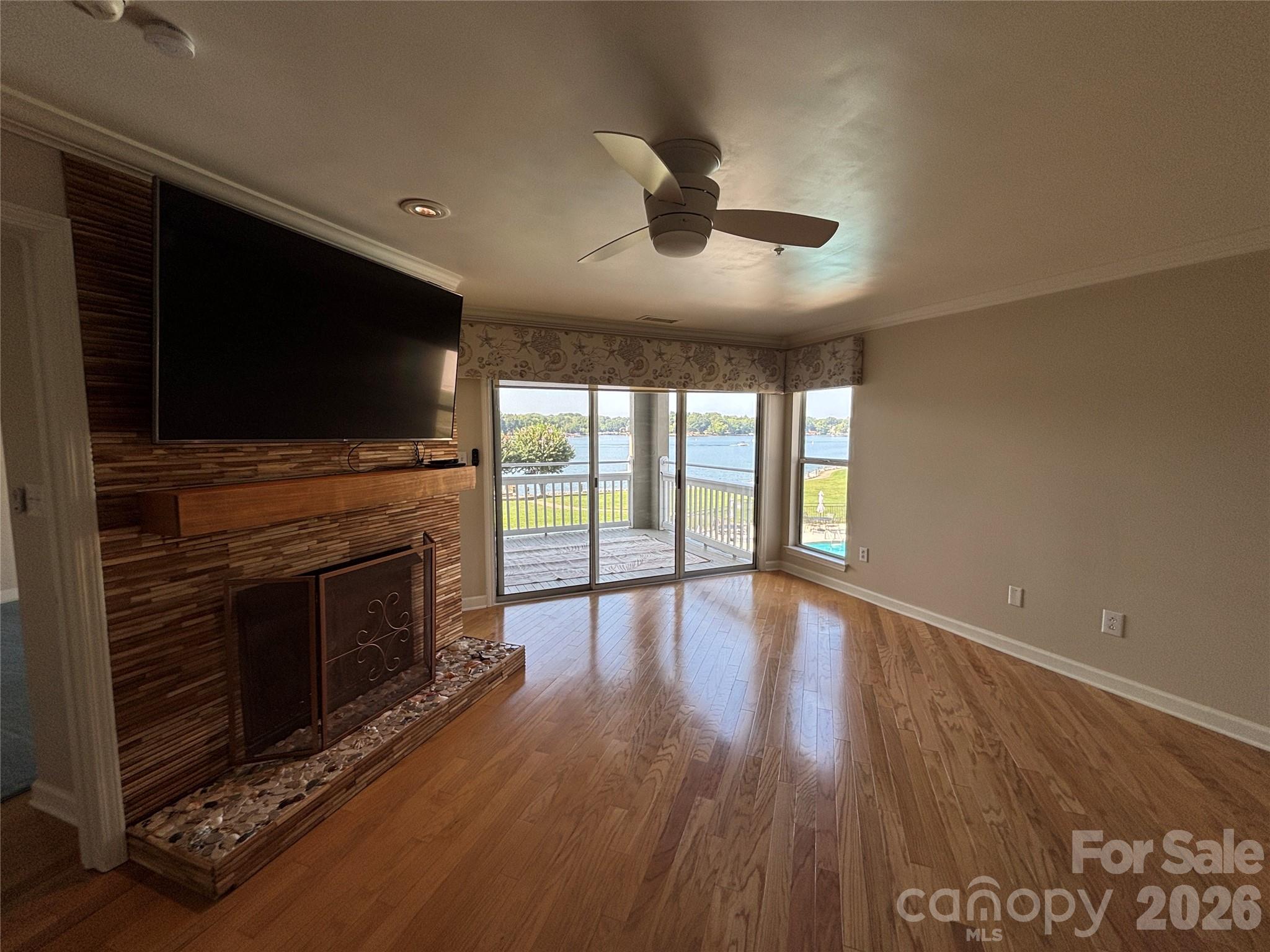 1332 Torrence Circle