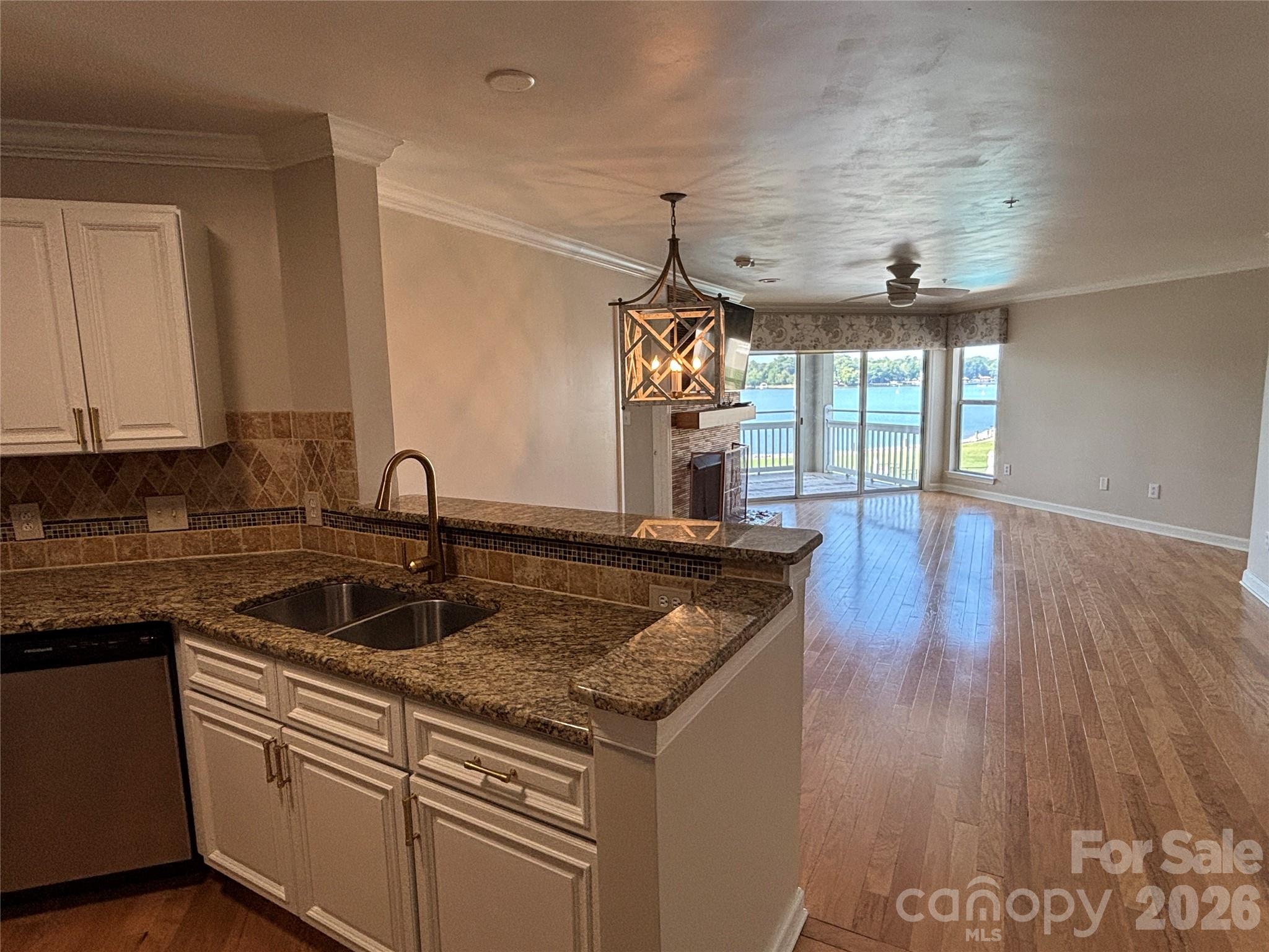 1332 Torrence Circle