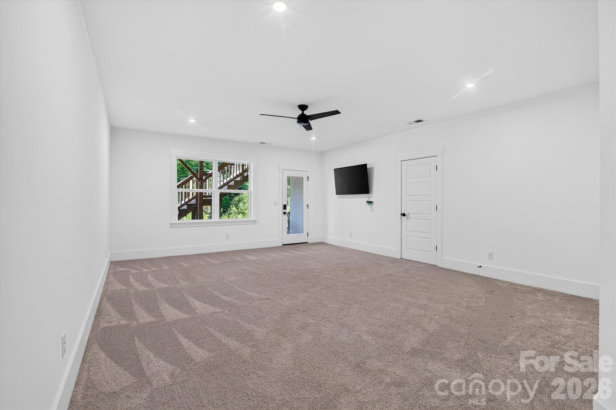 1216 Glade Arch Lane