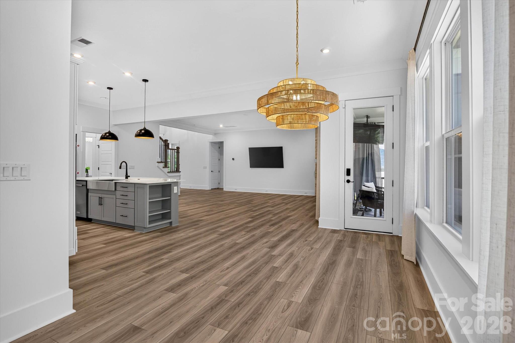 1216 Glade Arch Lane