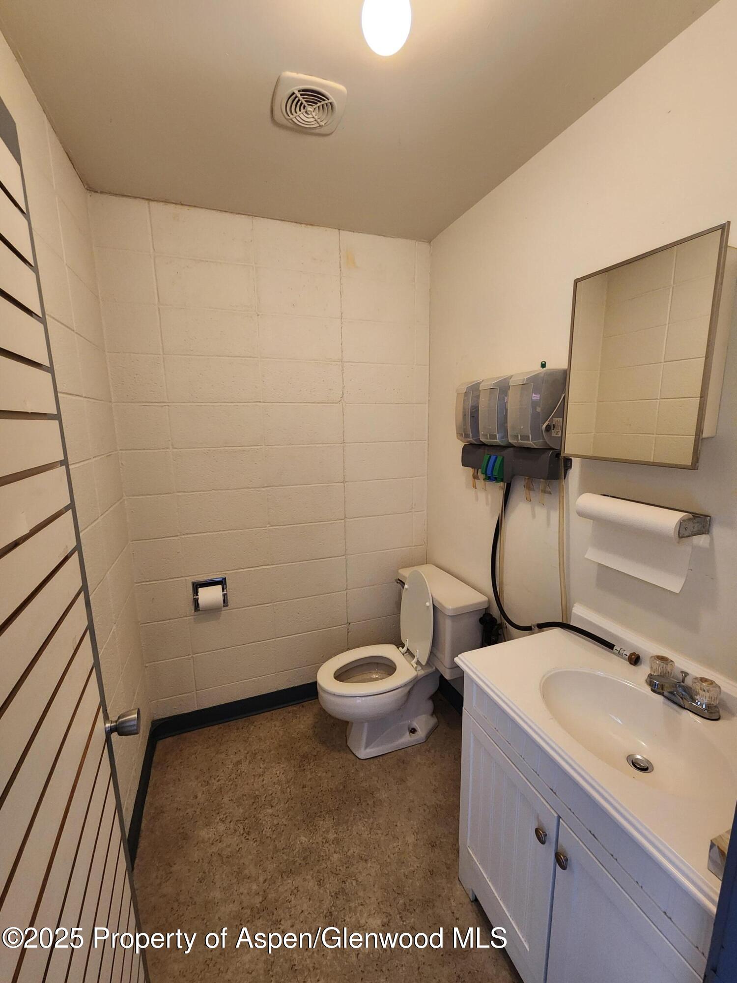 1605 GRAND Avenue Unit J