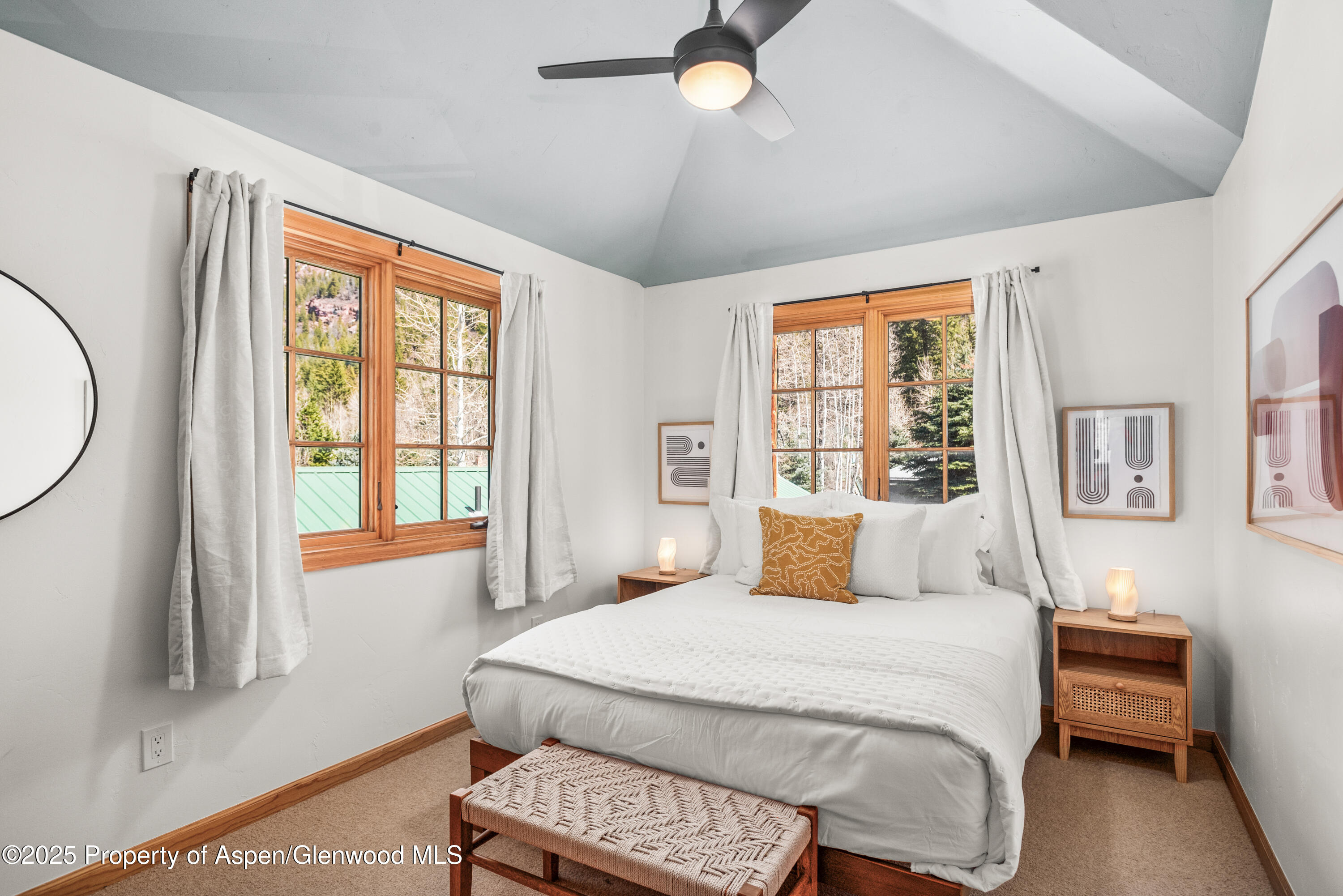 385 Redstone Boulevard Unit: Upper