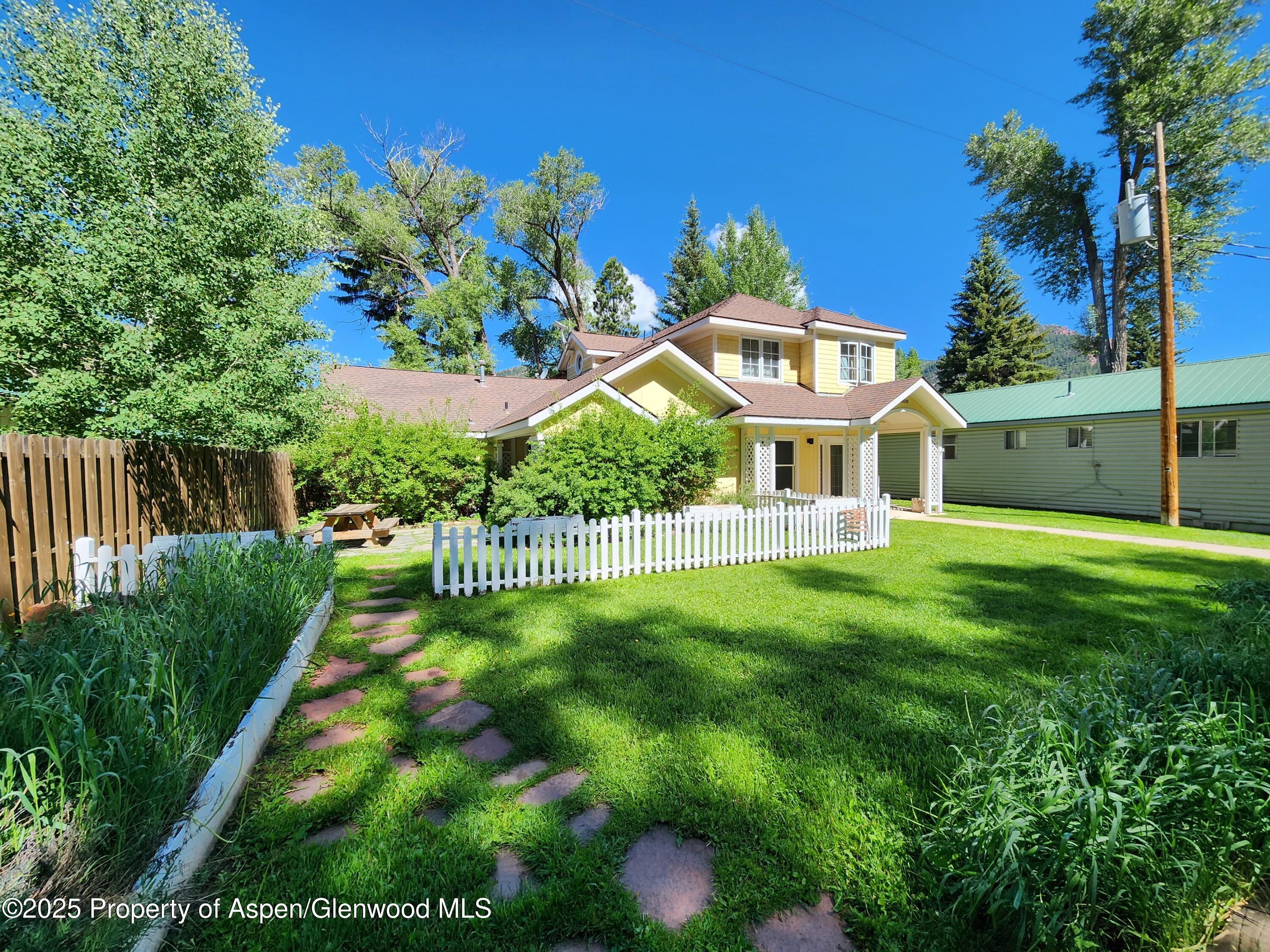 385 Redstone Boulevard Unit: Upper
