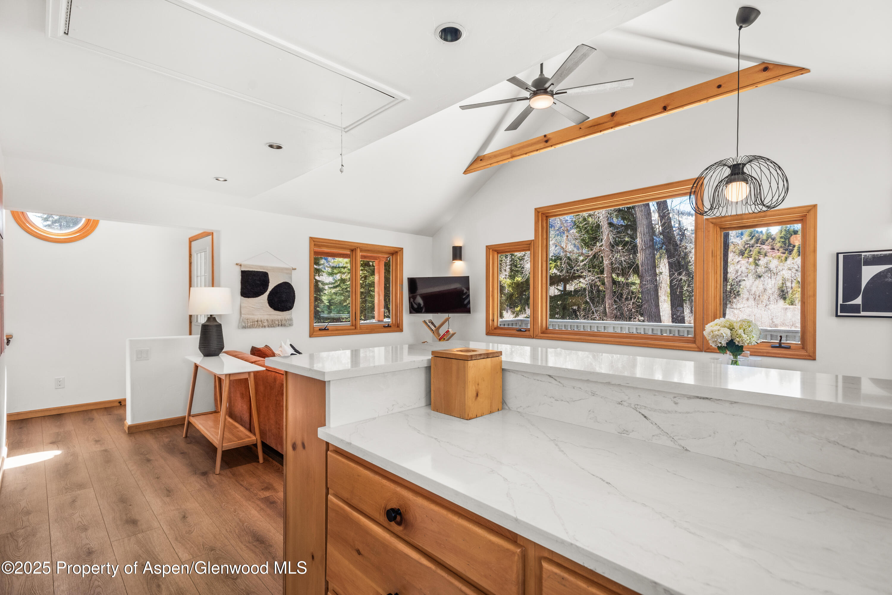 385 Redstone Boulevard Unit: Upper