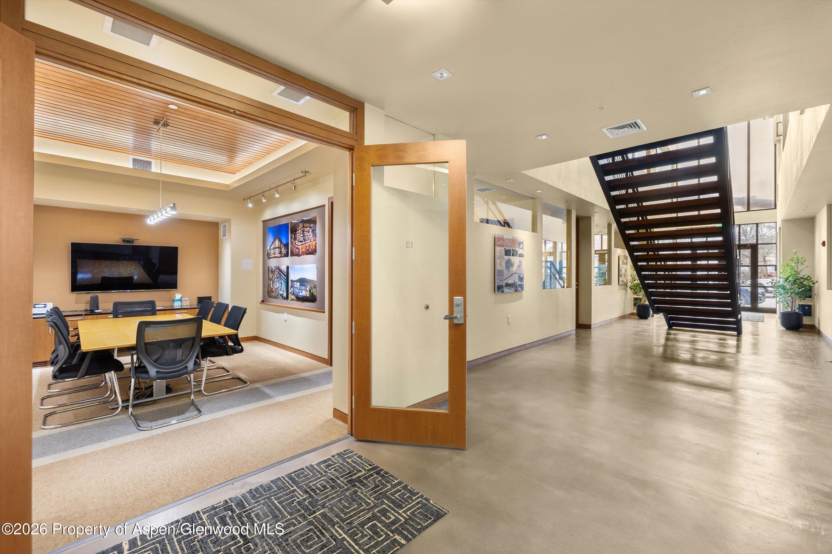 311 Main Street 101