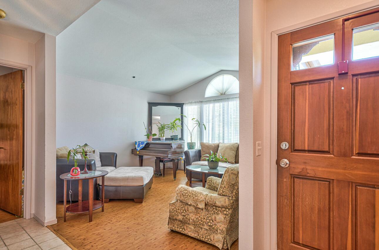 1131 Kimberly CT