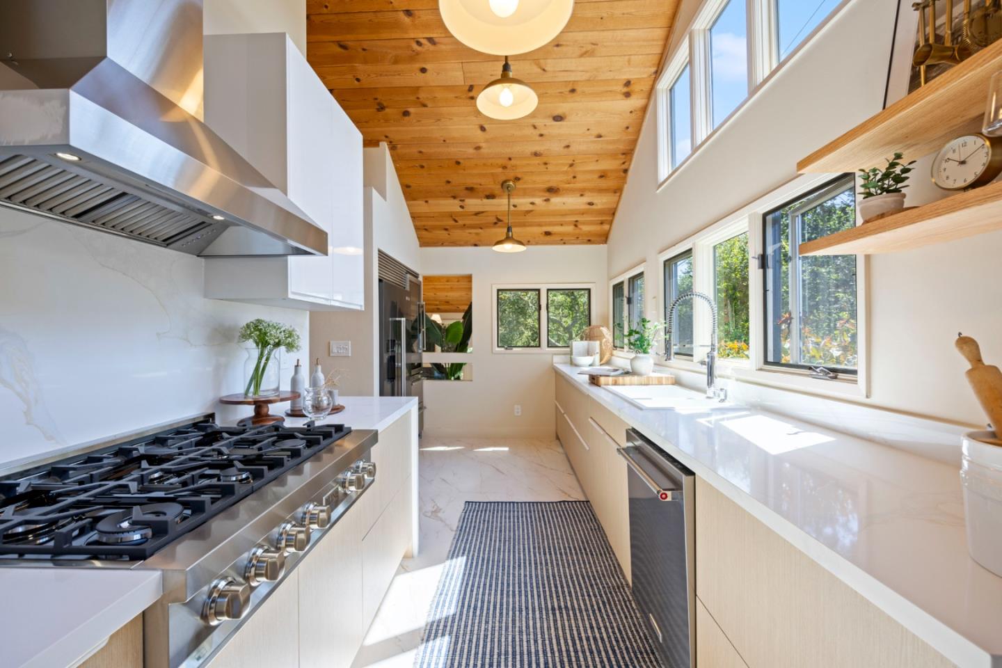 0 NE Corner Lobos & 1st AVE