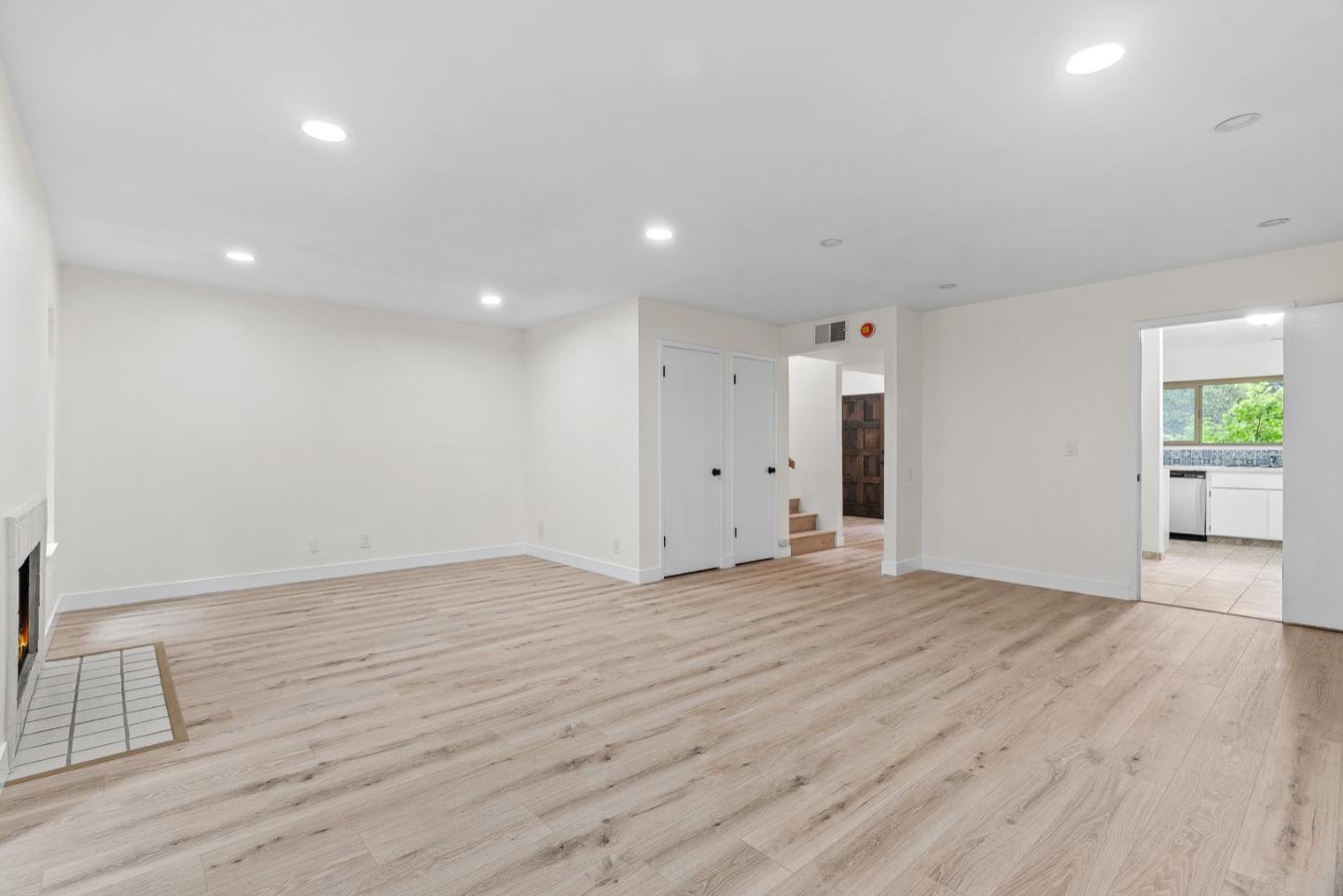 66 Montsalas DR