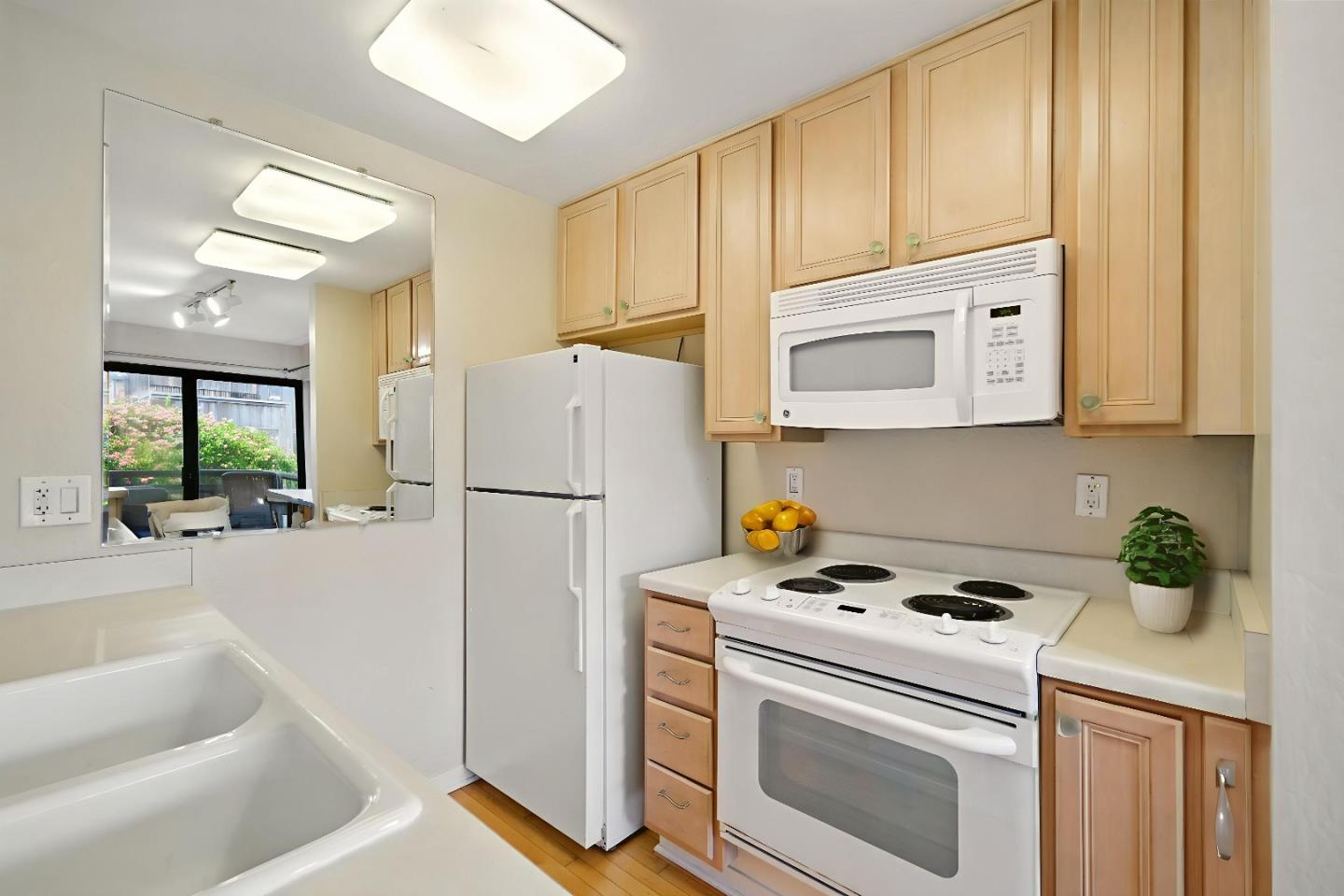 125 Surf Way 343