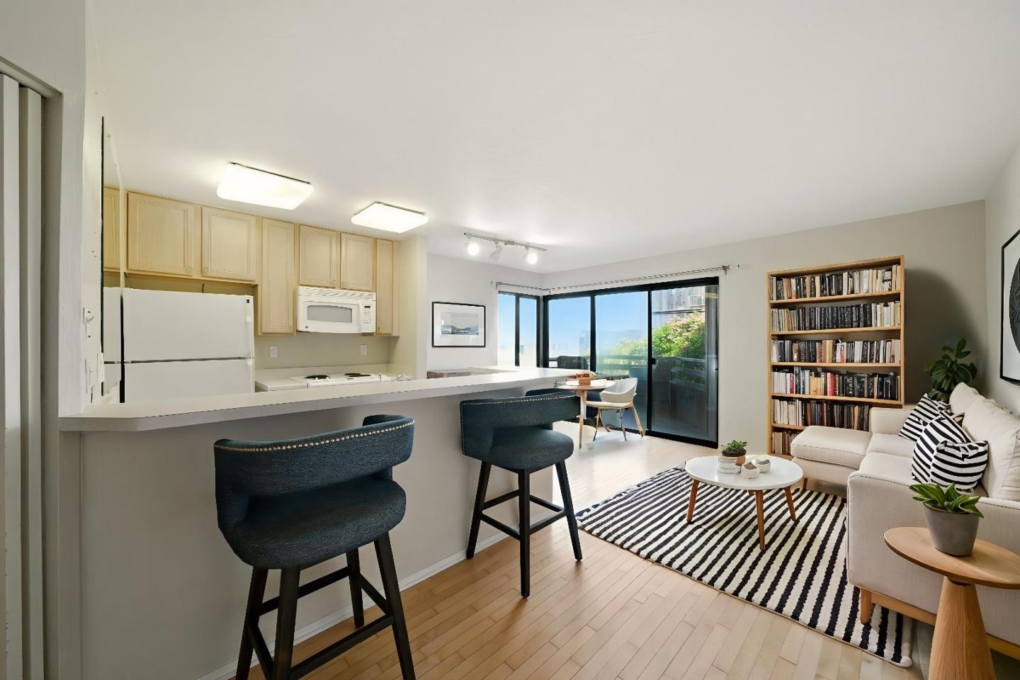 125 Surf Way 343