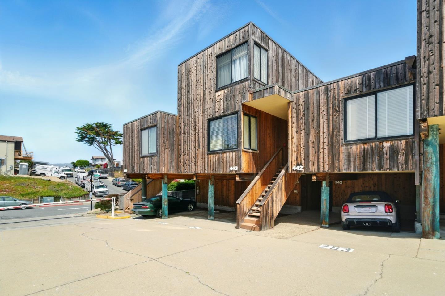 125 Surf Way 343