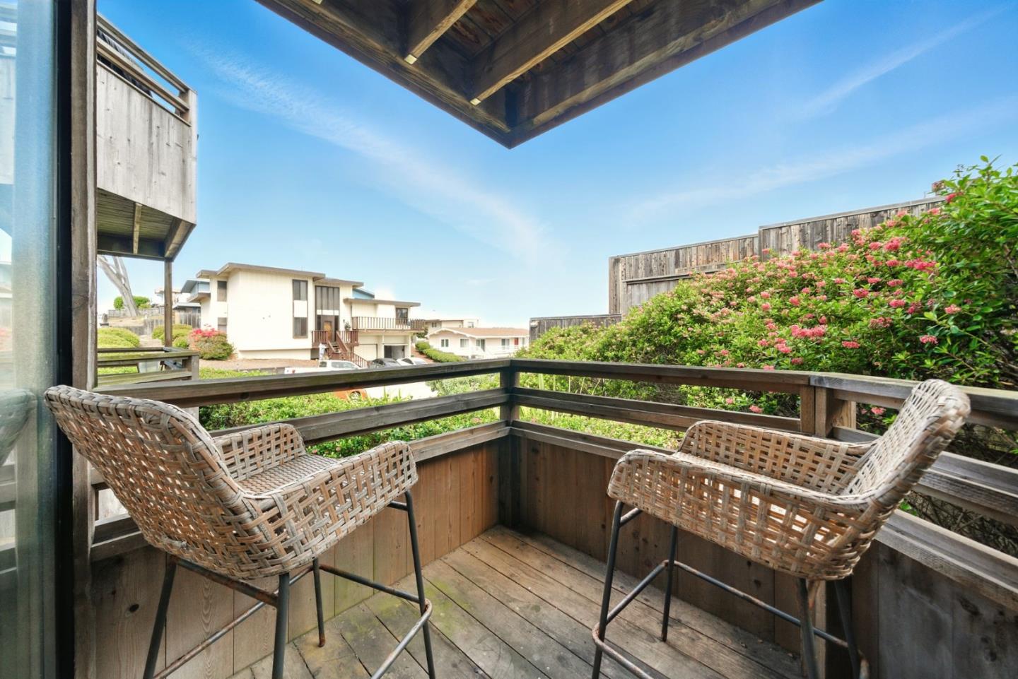 125 Surf Way 343